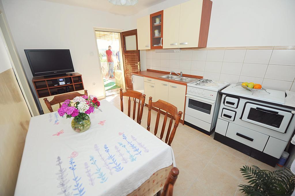 Apartment Karla Jadrtovac Bilik gambar