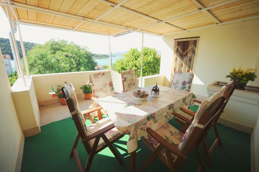 Apartment Karla Jadrtovac Bilik gambar