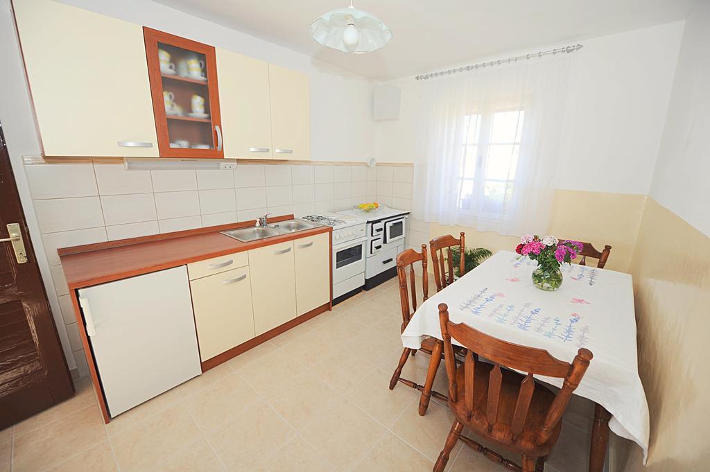 Apartment Karla Jadrtovac Bilik gambar