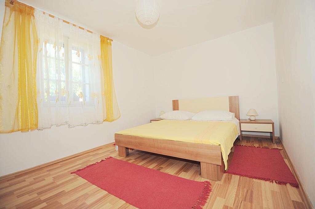 Apartment Karla Jadrtovac Bilik gambar
