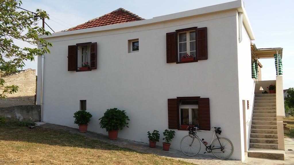 Apartment Karla Jadrtovac Bilik gambar